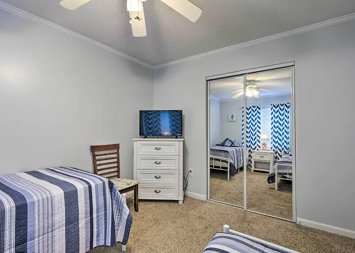 Apartment Downtown - 1 Block To Beach! *