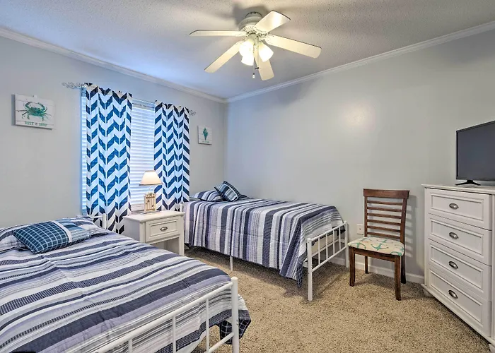 Apartment Downtown - 1 Block To Beach! Gulf Shores